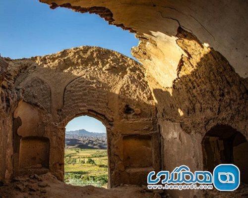 قلعه خرانق یکی از جاذبه های دیدنی استان یزد به شمار می رود