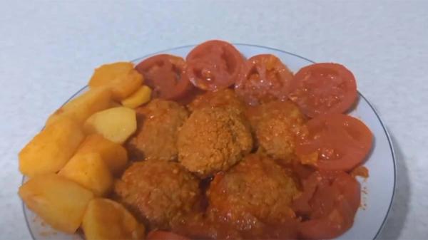 طرز تهیه تتالی (ته تلی)؛ غذای محلی اراک با گوشت و سس نکات طرز تهیه تتالی (ته تلی)؛ غذای محلی اراک با گوشت و سس نکات تکمیلی برای طرز تهیه تتالی خوشمزه